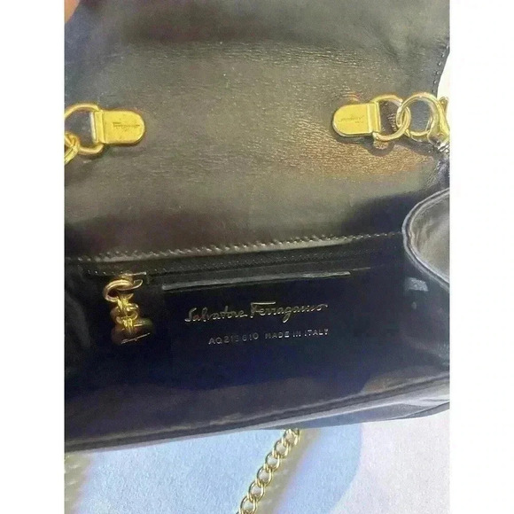 Salvatore Ferragamo Vintage Mini Bag Vera Shoulder Crossbody Saddle Gold Chain - Picture 9 of 16